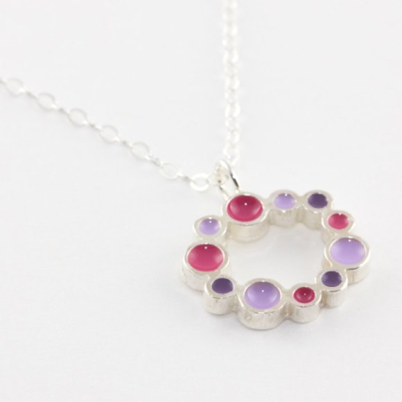 DA Metals NWT Enamel Pendant & Silver Chain - Picture 1 of 2